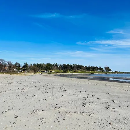 Unik Beliggenhet! Lite Mikrohus Plassert Ved Populaer تُنسبارغ