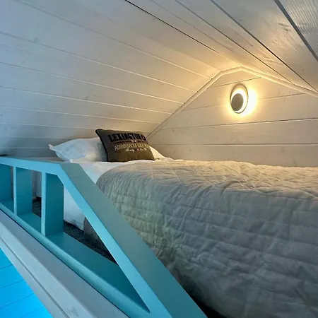 Unik Beliggenhet! Lite Mikrohus Plassert Ved Populaer تُنسبارغ